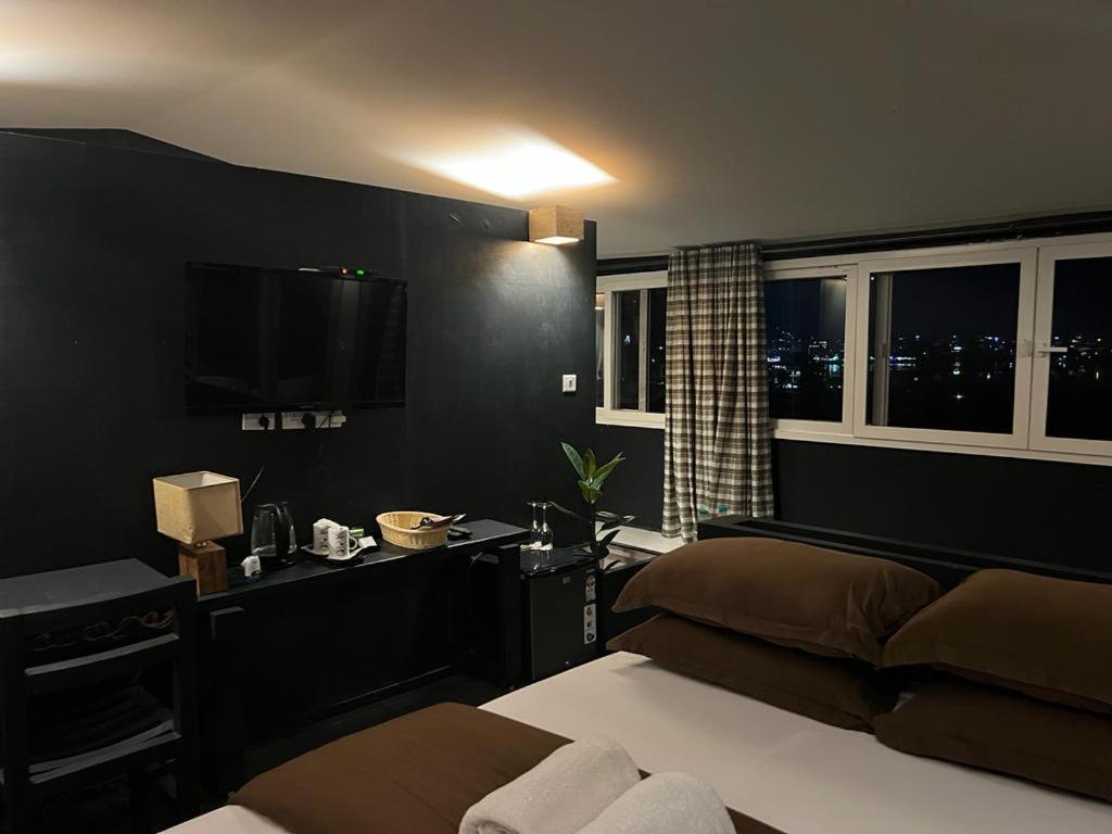 Gusto Accommodation 포카라 외부 사진